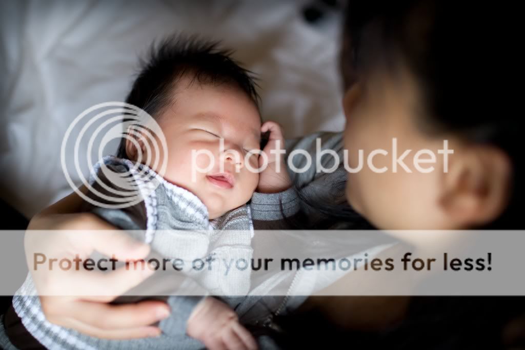 IMAGE: http://i378.photobucket.com/albums/oo230/alan_u1971/Amy_junior/juniormama_arms.jpg