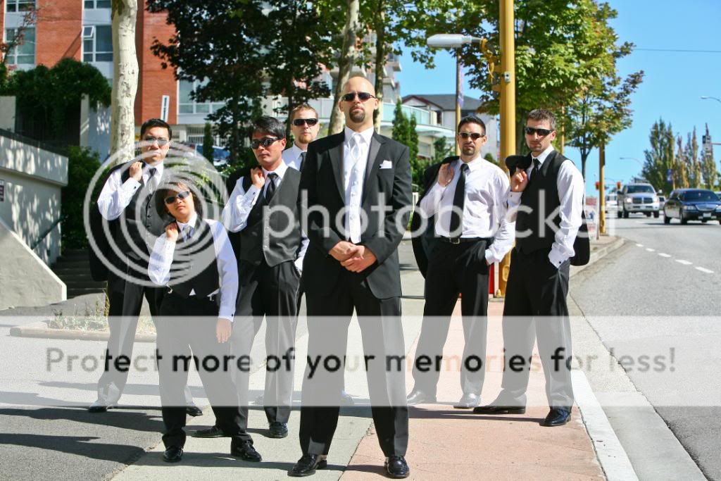 IMAGE: http://i378.photobucket.com/albums/oo230/alan_u1971/Webpics/meninblack.jpg