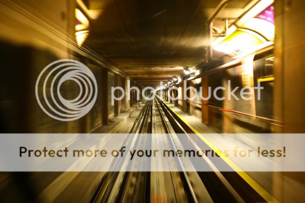 IMAGE: http://i378.photobucket.com/albums/oo230/alan_u1971/Webpics/skytrain1Bscew-11024x768.jpg